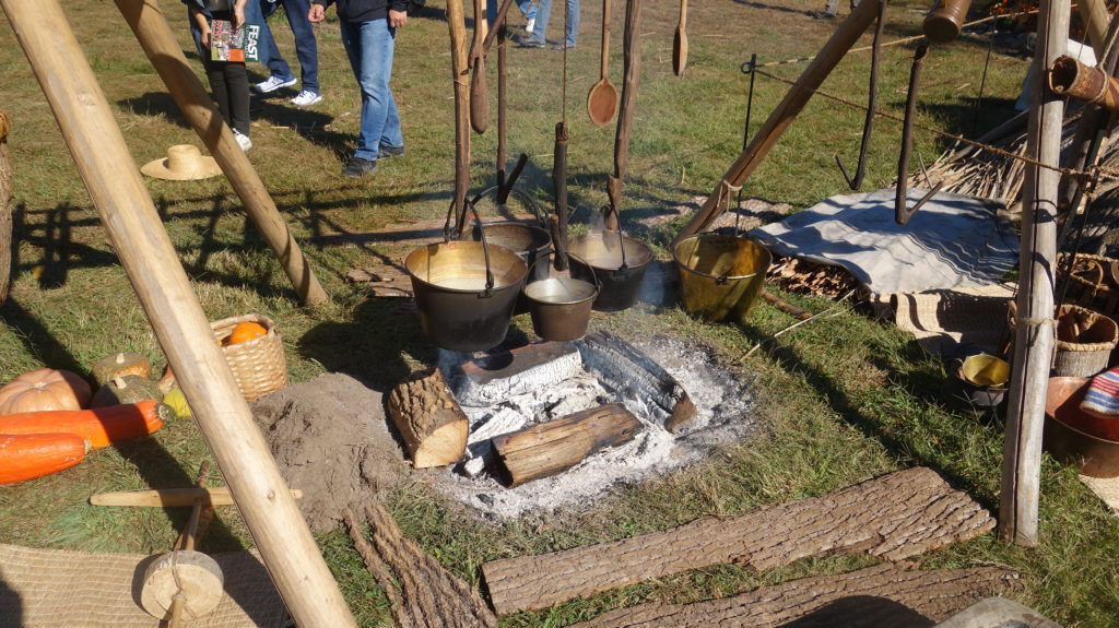 Oct 2017 - Pioneer Spirit, Feast of the Hunters' Moon, Crafts, Recipes ...
